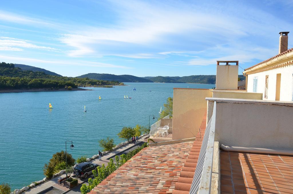 Auberge Du Lac Bauduen Ruang foto