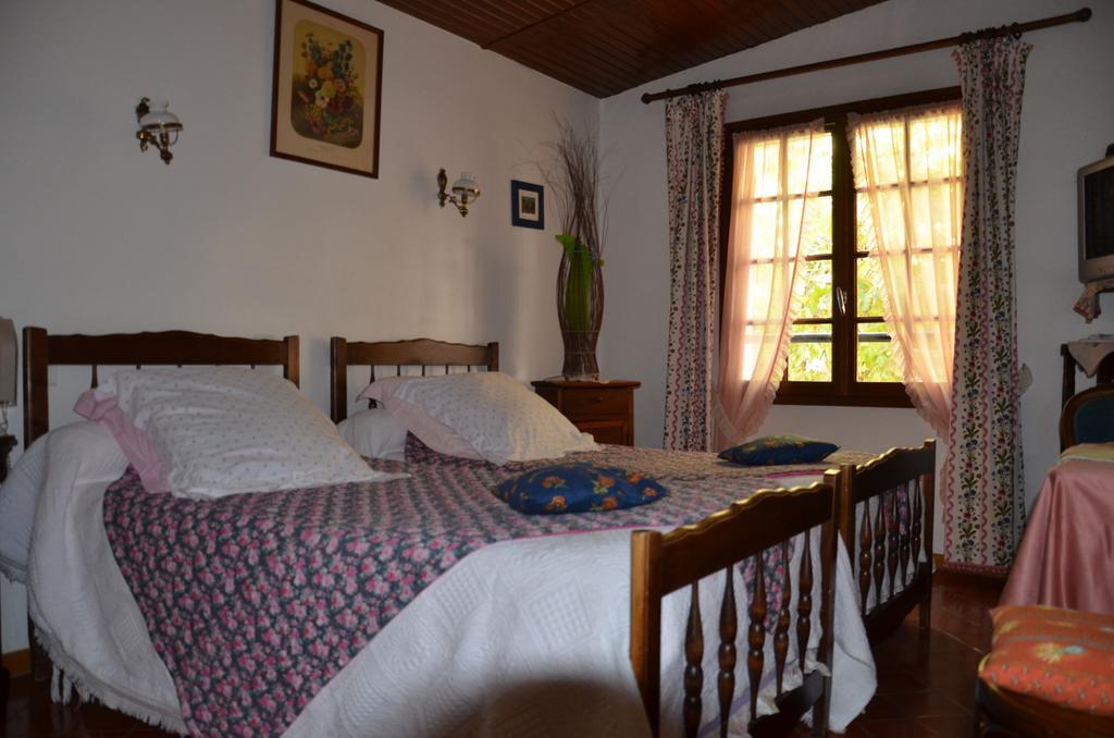 Auberge Du Lac Bauduen Ruang foto
