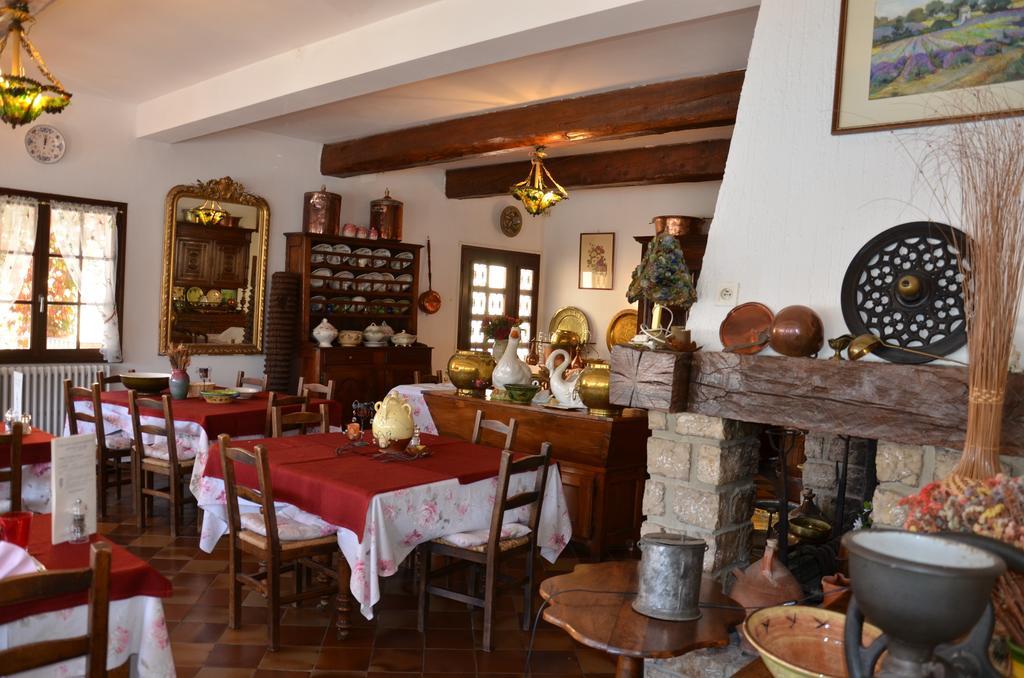 Auberge Du Lac Bauduen Bagian luar foto