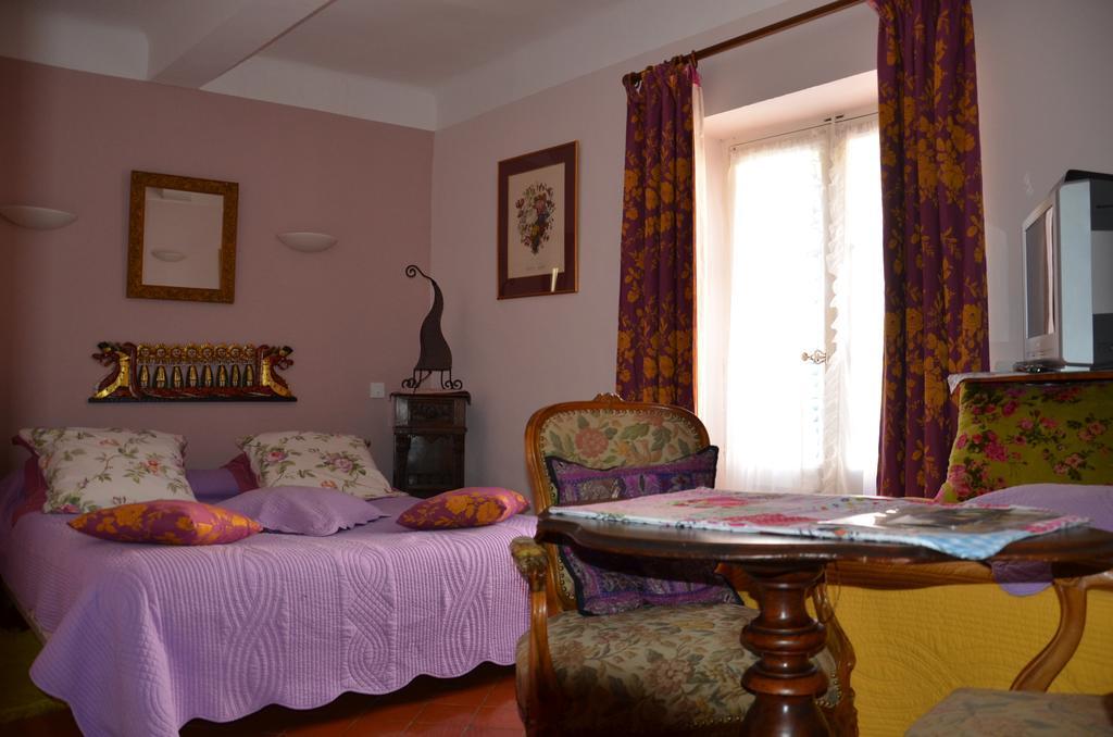 Auberge Du Lac Bauduen Bagian luar foto